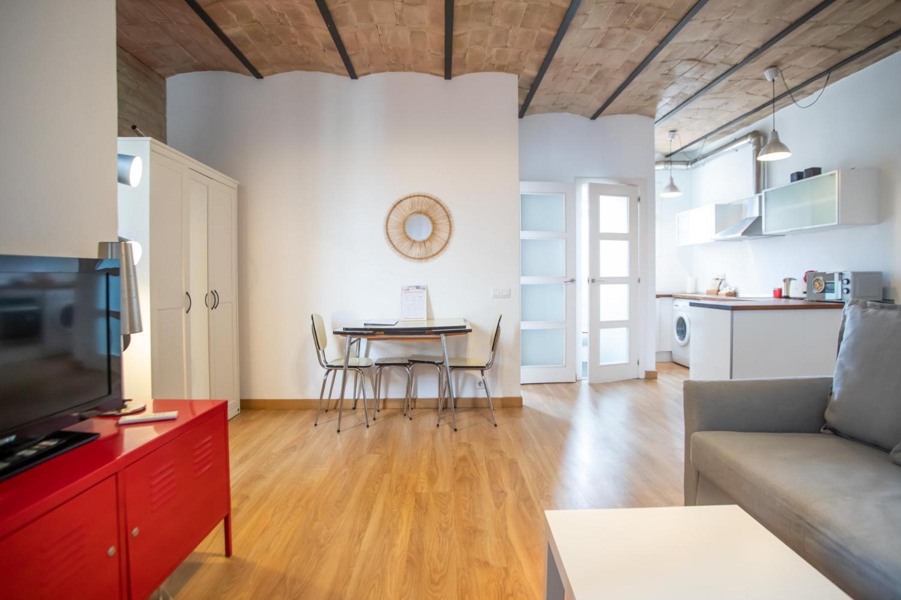 51no1058 - Bright 1bed Flat In Poble Sec Apartment Barcelona