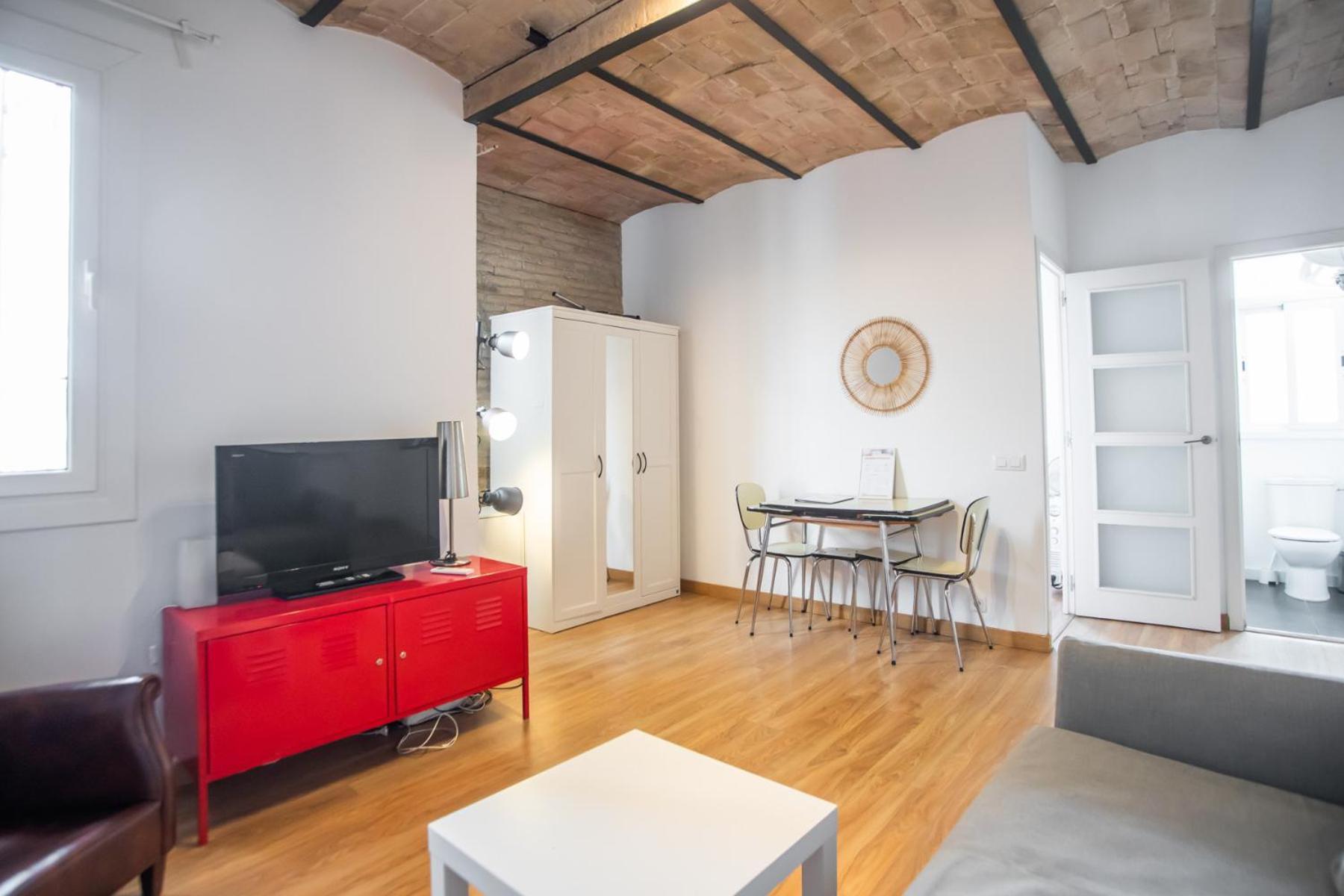 51no1058 - Bright 1bed Flat In Poble Sec Barcellona